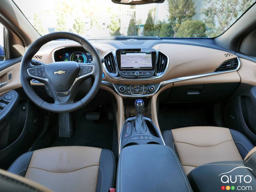 2016 Chevrolet Volt dashboard