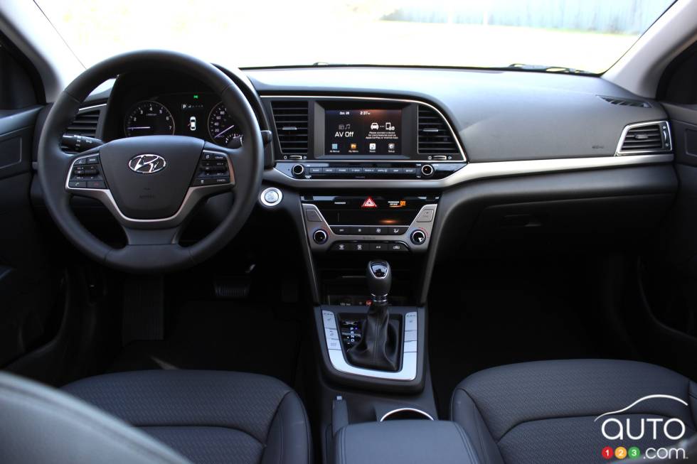 2017 Hyundai Elantra dashboard