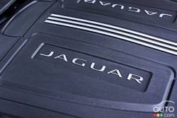 Détail du moteur de la Jaguar XE 35t AWD R-Sport 2017