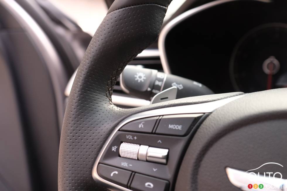 We drive the 2020 Genesis G70