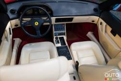 1989 Ferrari Mondial T dashboard