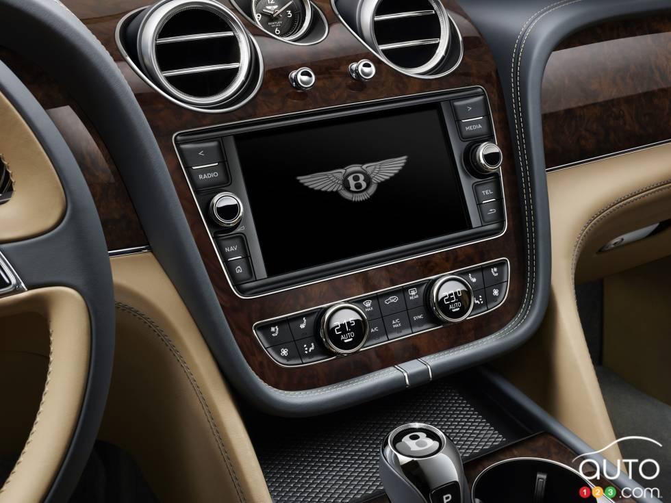 2016 Bentley Bentayga infotainement display