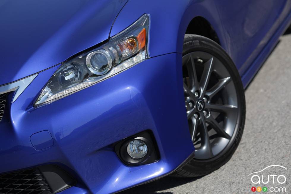 wheel and headlight details