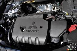 2016 Mitsubishi Outlander ES AWD engine