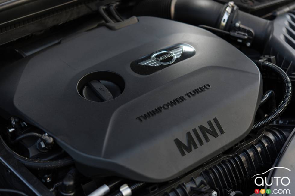 2015 MINI John Cooper Works engine