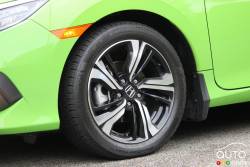 2017 Honda Civic Coupe wheel