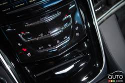 Contrôle du système de climatisation du Cadillac Escalade 2016