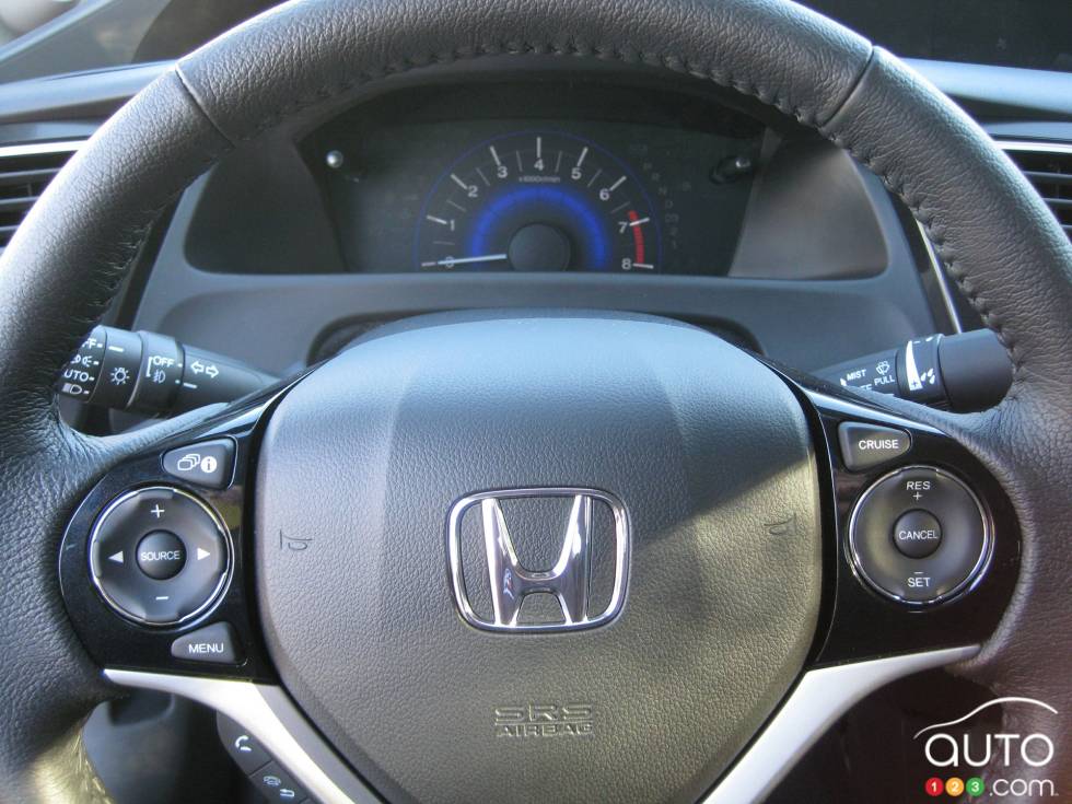 Volant avec commandes