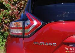 2016 Nissan Murano Platinum model badge