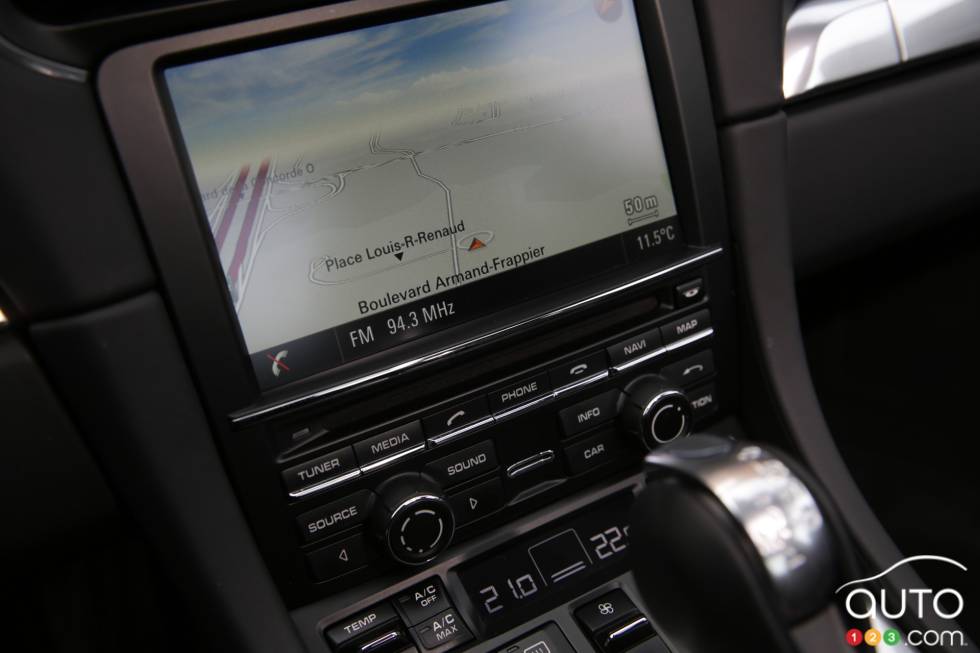 écran du système d'info-divertissement