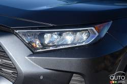 Front headlight of the 2019 Toyota RAV4 Limited