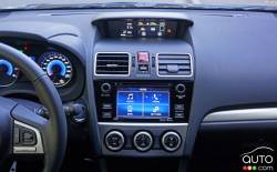 2016 Subaru Crosstrek Hybrid center console