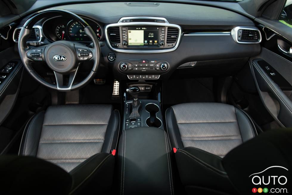 Front interior compartment