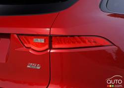 2017 Jaguar F Pace R Sport tail light