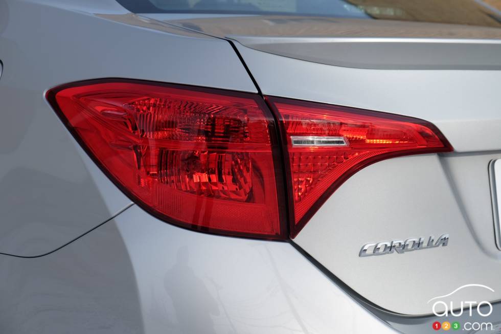 We test drive the new 2019 Toyota Corolla 