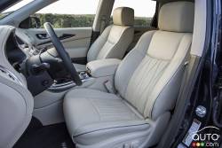 2016 Infiniti QX60 front seats