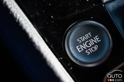 Bouton de démarrage et arrêt du moteur de la Volkswagen Golf R 2016