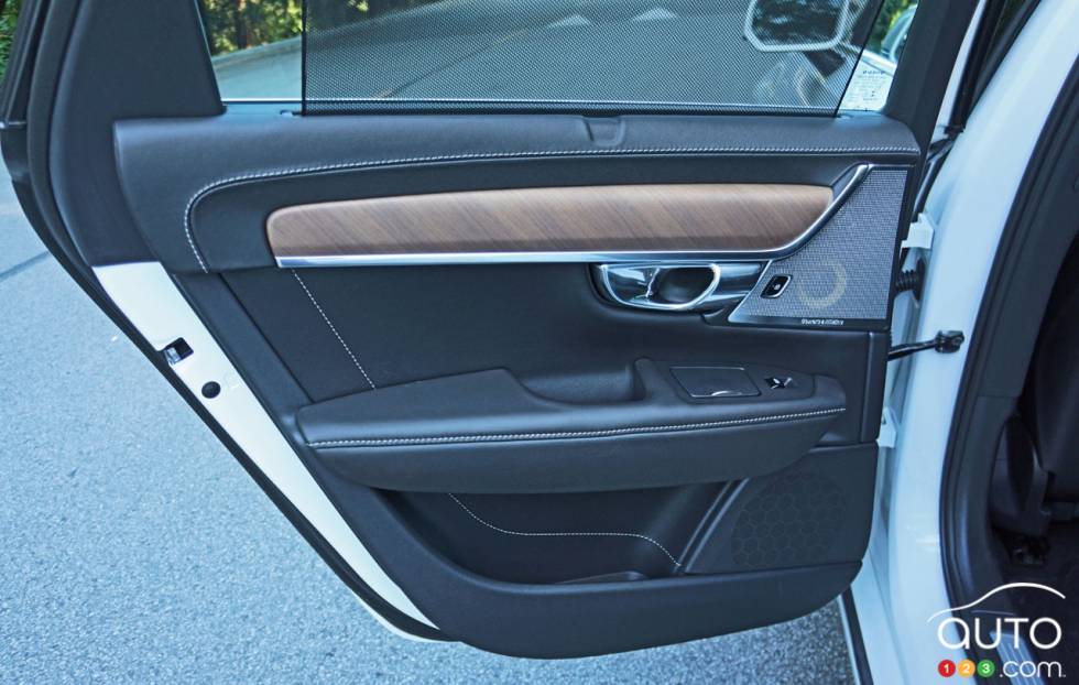  
Interior rear door                              