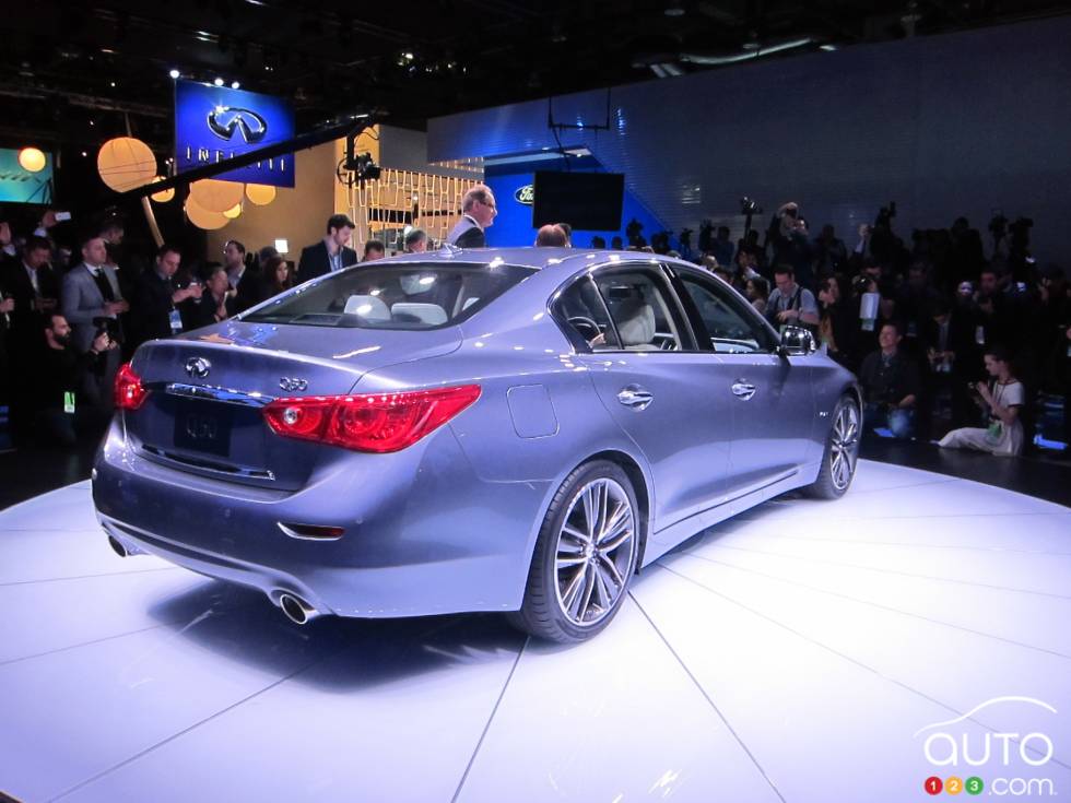 Rear 3/4 view on stage