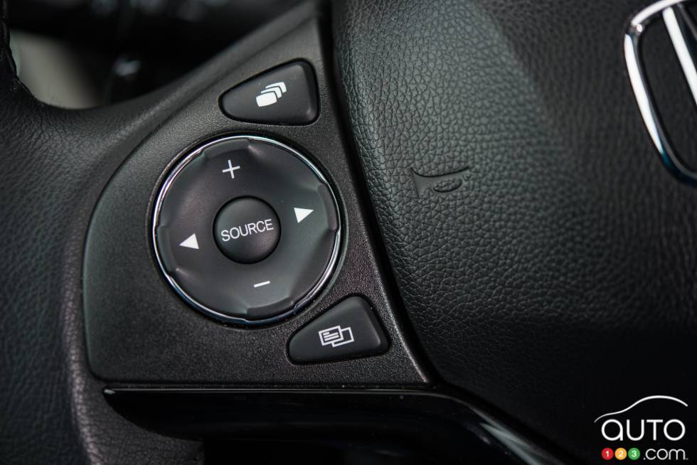 Commande pour audio au volant de la Honda HR-V EX-L Navi 2016