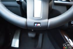 Détail volant BMW X4 M4.0i 2016