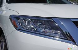 2016 Nissan Pathfinder Platinum headlight