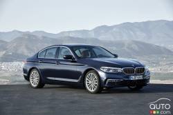 2017 BMW 5 series front 3/4 view