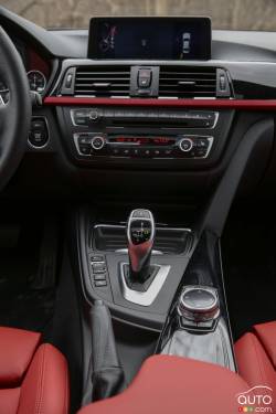 détails de la console centrale