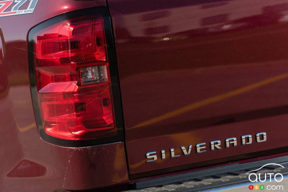 Tail light
