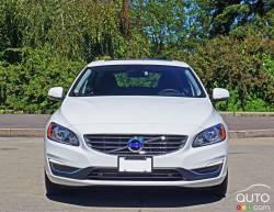 2016 Volvo V60 T5 front view