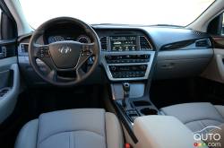 2016 Hyundai Sonata PHEV dashboard