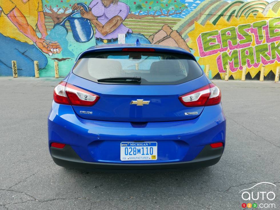 Vue arrière de la Chevrolet Cruze Hatchback 2017