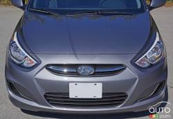Vue de face de la Hyundai Accent 2016