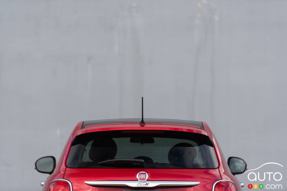 Vue arrière de la Fiat 500x 2016