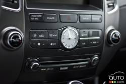 Radio and climate controls details