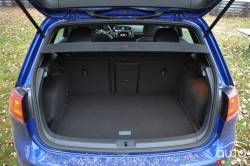 2016 Volkswagen Golf R trunk