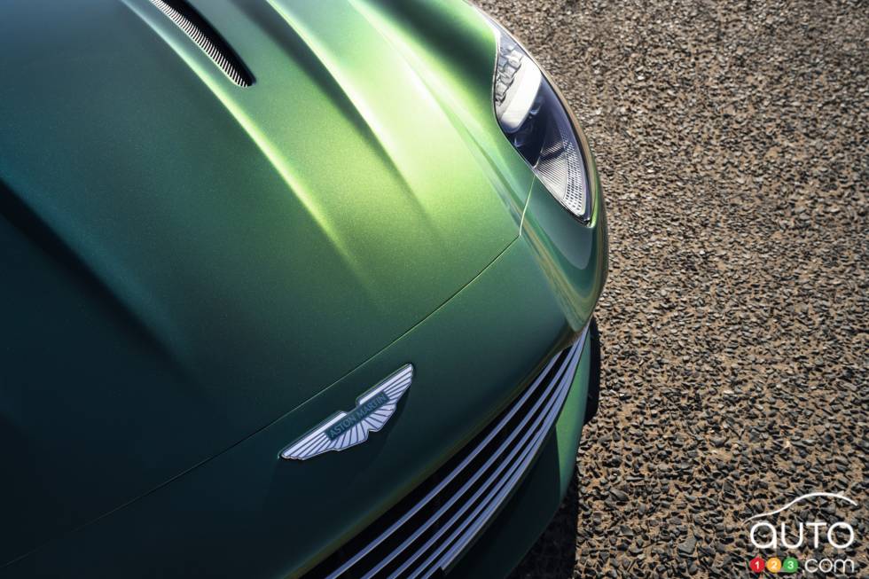 Voici l'Aston Martin DB12 2024