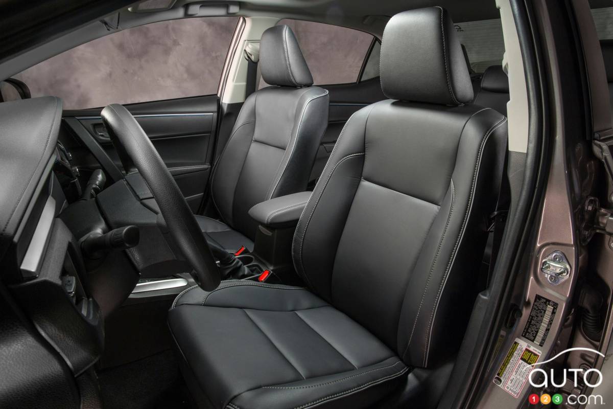 2015 toyota online corolla seats