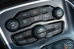 Contrôle du système de climatisation du Dodge Challenger Scat Pack 2015