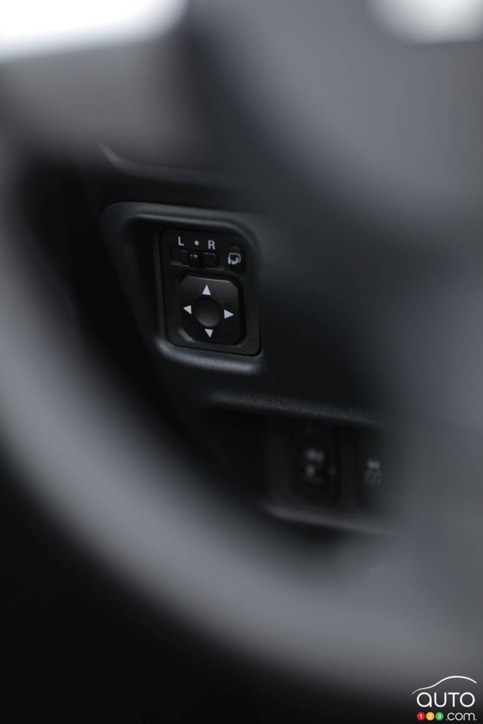 power mirrors controls