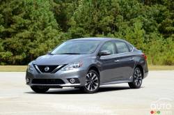 2017 Nissan Sentra SR Turbo front 3/4 view