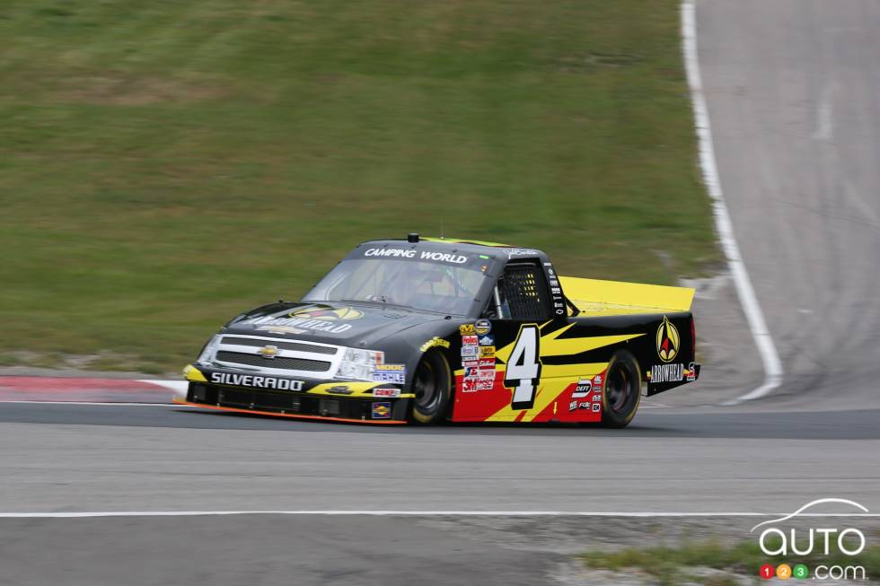 Jeb Burton, Chevrolet Arrowhead en action lors de la première pratique de vendredi