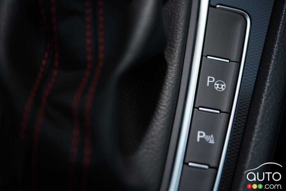 2016 Volkswagen Golf GTI interior details