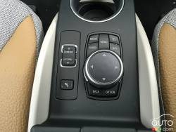 2016 BMW i3 infotainement controls