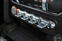 Boutton de contrôle des modes de conduite de la Ford Mustang GT 2015