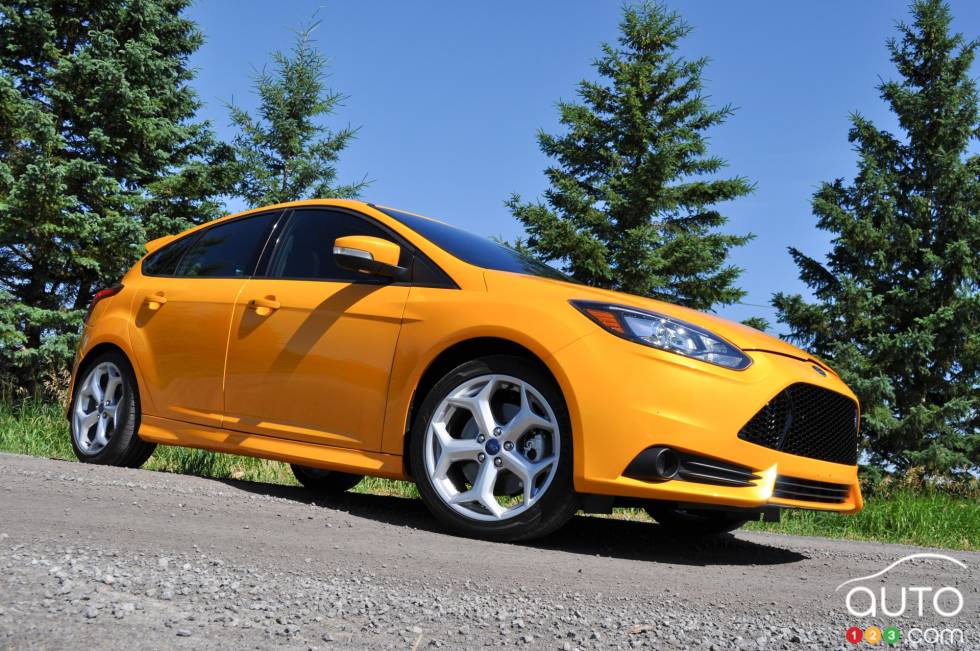 Front 3/4 view at an angle