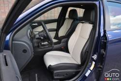 2016 Dodge Charger SXT Plus front seats