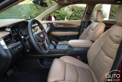 2017 Cadillac XT5 front seats
