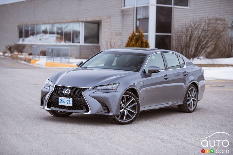 2016 Lexus GS 350 F Sport front 3/4 view