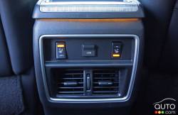 2016 Nissan Murano Platinum rear seats climate control